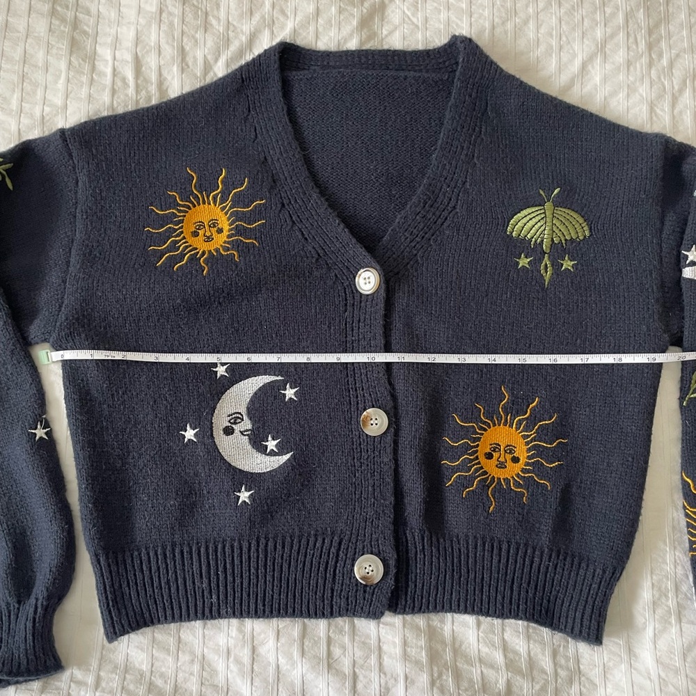 Sun & Moon Pattern Crop Cardigan, navy size small - Picture 5 of 5
